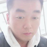 腿毛旺盛小男孩