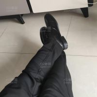 黑皮鞋黑袜子